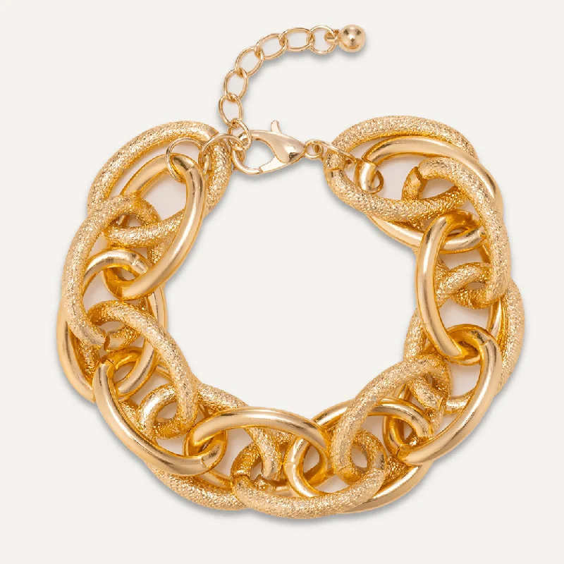 Contemporary Chain-Link Clasp Bracelet In Gold-Tone